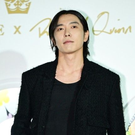A moment captured by a fan of Kim Jaewook