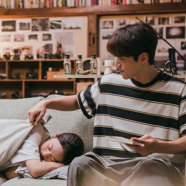 Behind-the-scenes cut of Kim Seonho