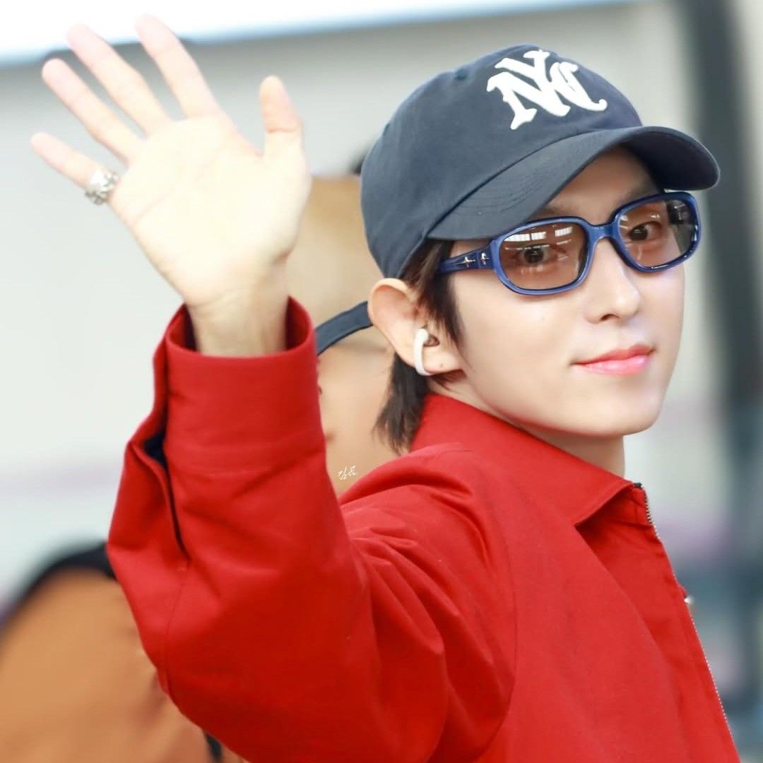 A moment captured by a fan of Lee Joongi