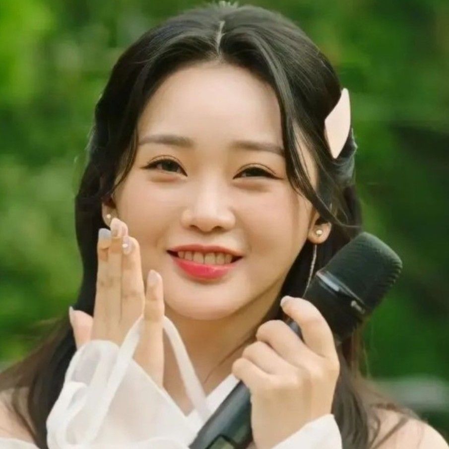 홍지윤의 최신 사진