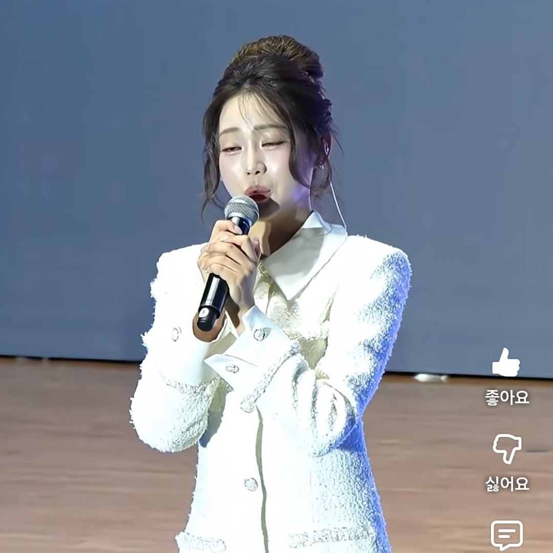 ホン・ジユンの最新写真