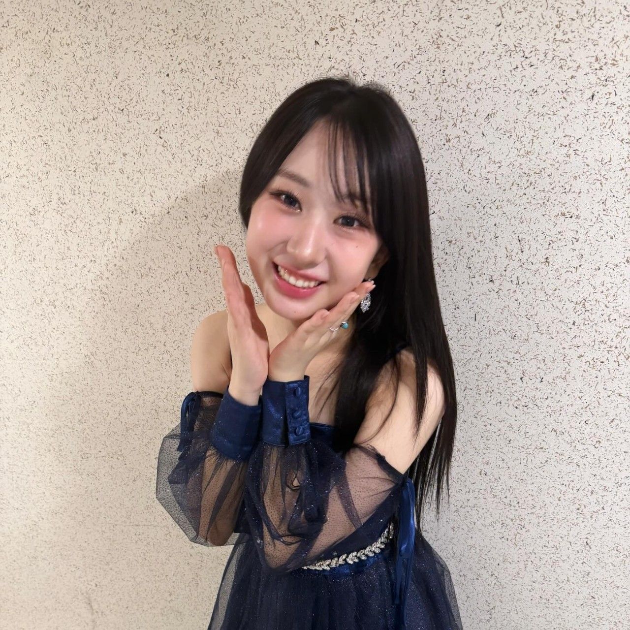 Behind-the-scenes cut of Jeon Yujin