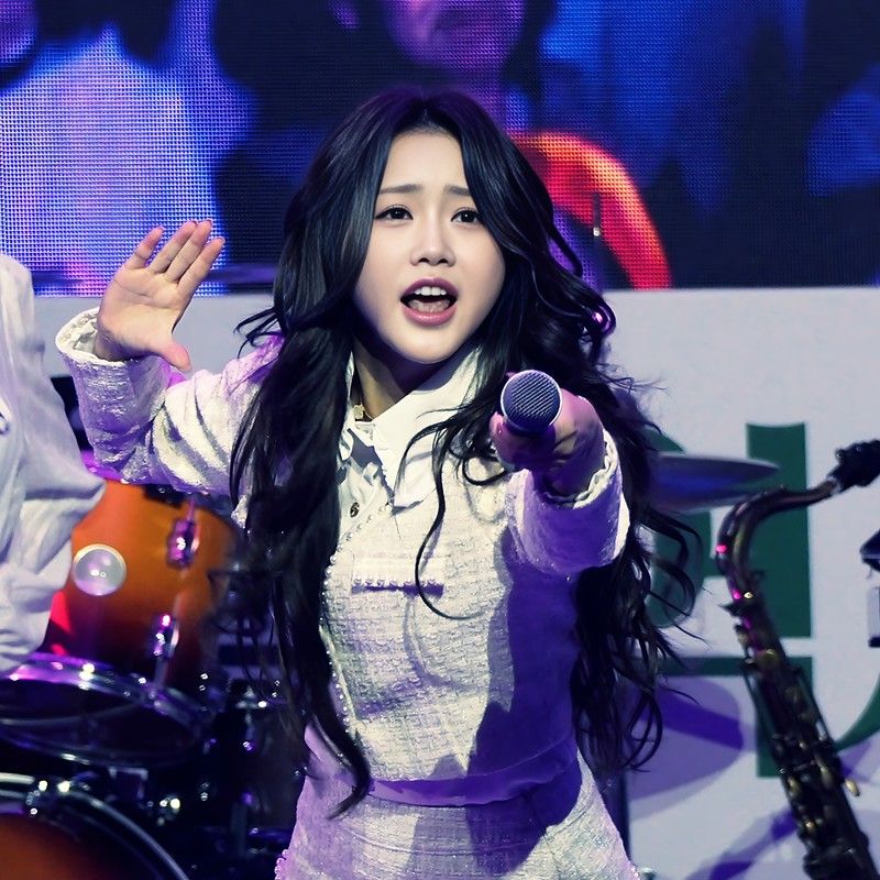 Momen yang diabadikan oleh penggemar Hong Jiyoon