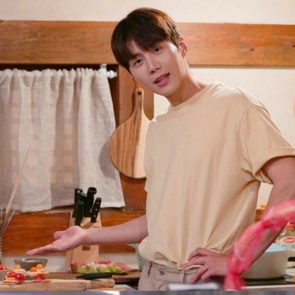 Latest photo of Kim Seonho