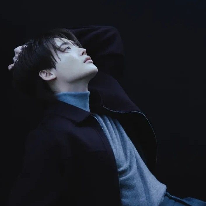 Latest photo of Lee Jongsuk