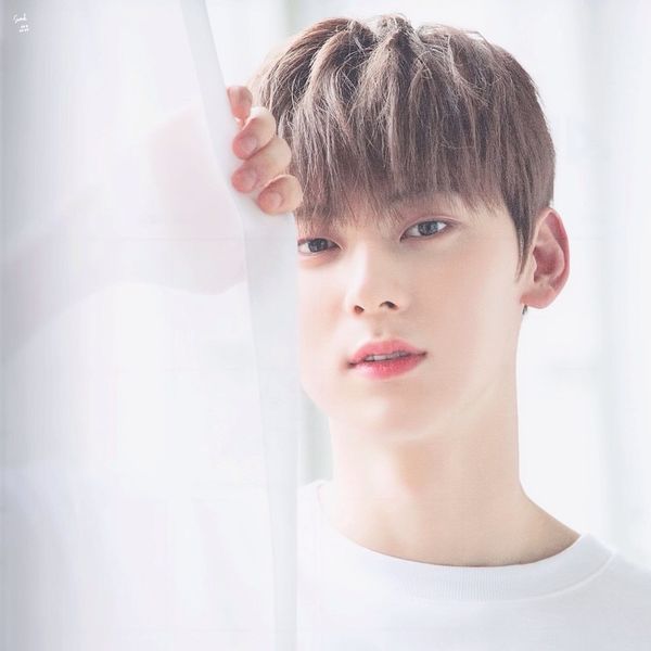 Momen terbaik Hwang Minhyun pilihan fandom