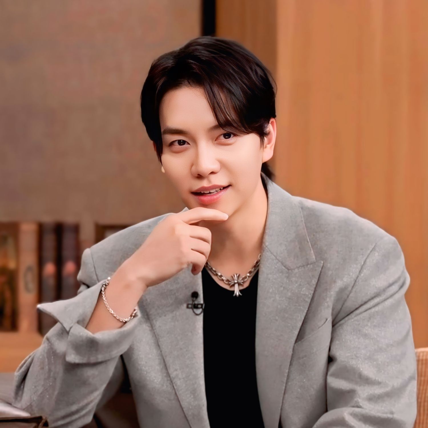 Recent activity shot of Lee Seunggi