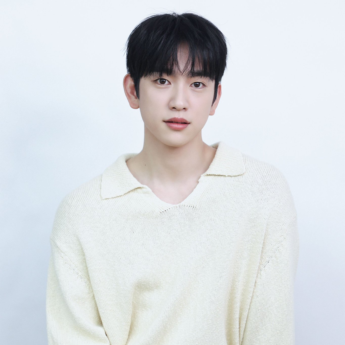Recent activity shot of Park Jinyoung