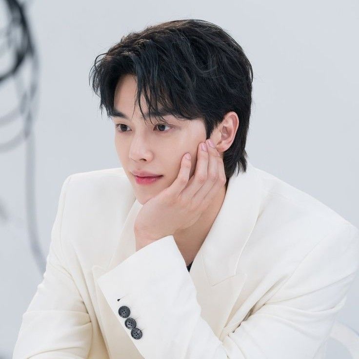 Recent activity shot of Song Kang