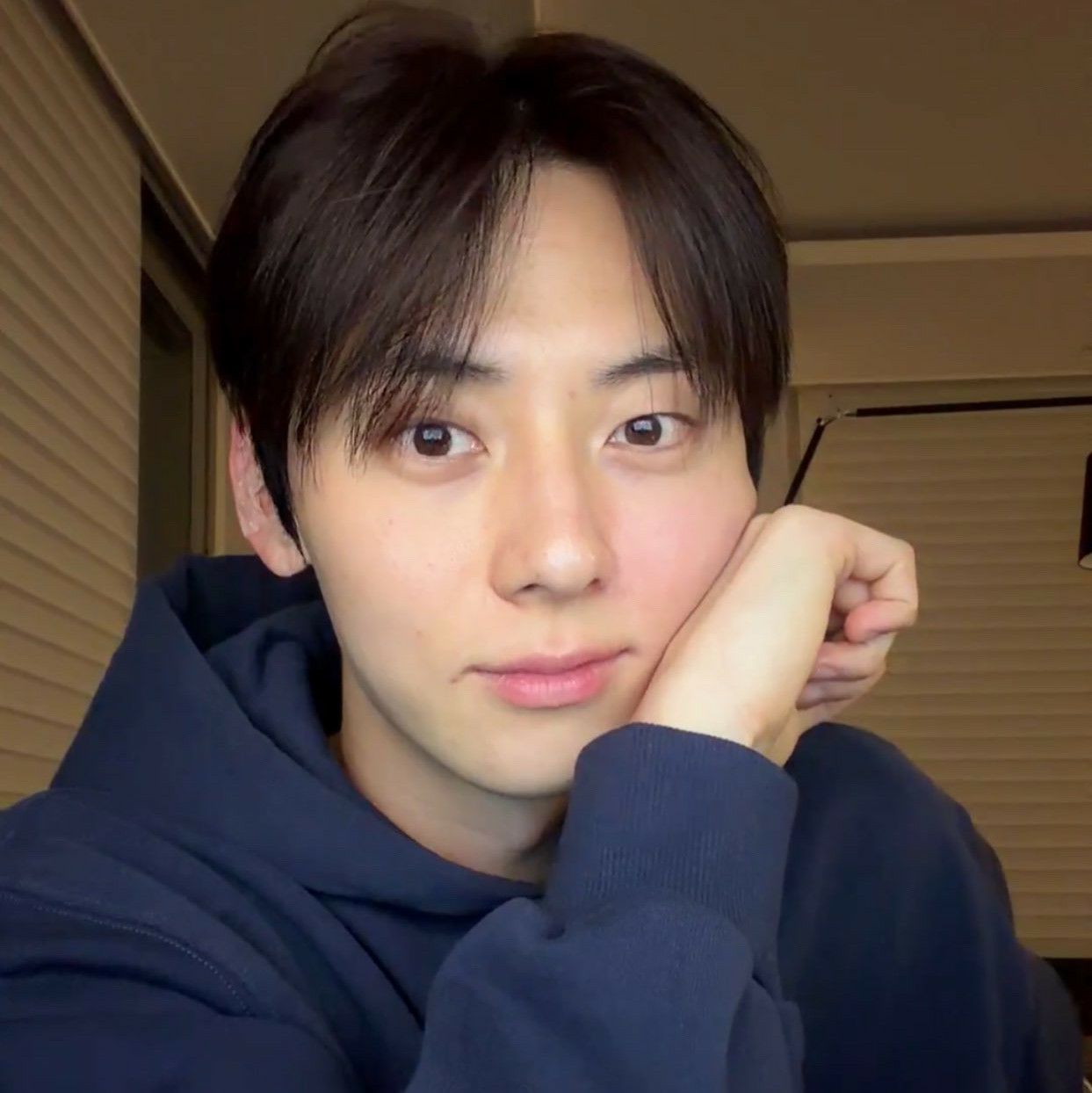 Behind-the-scenes cut of Hwang Minhyun