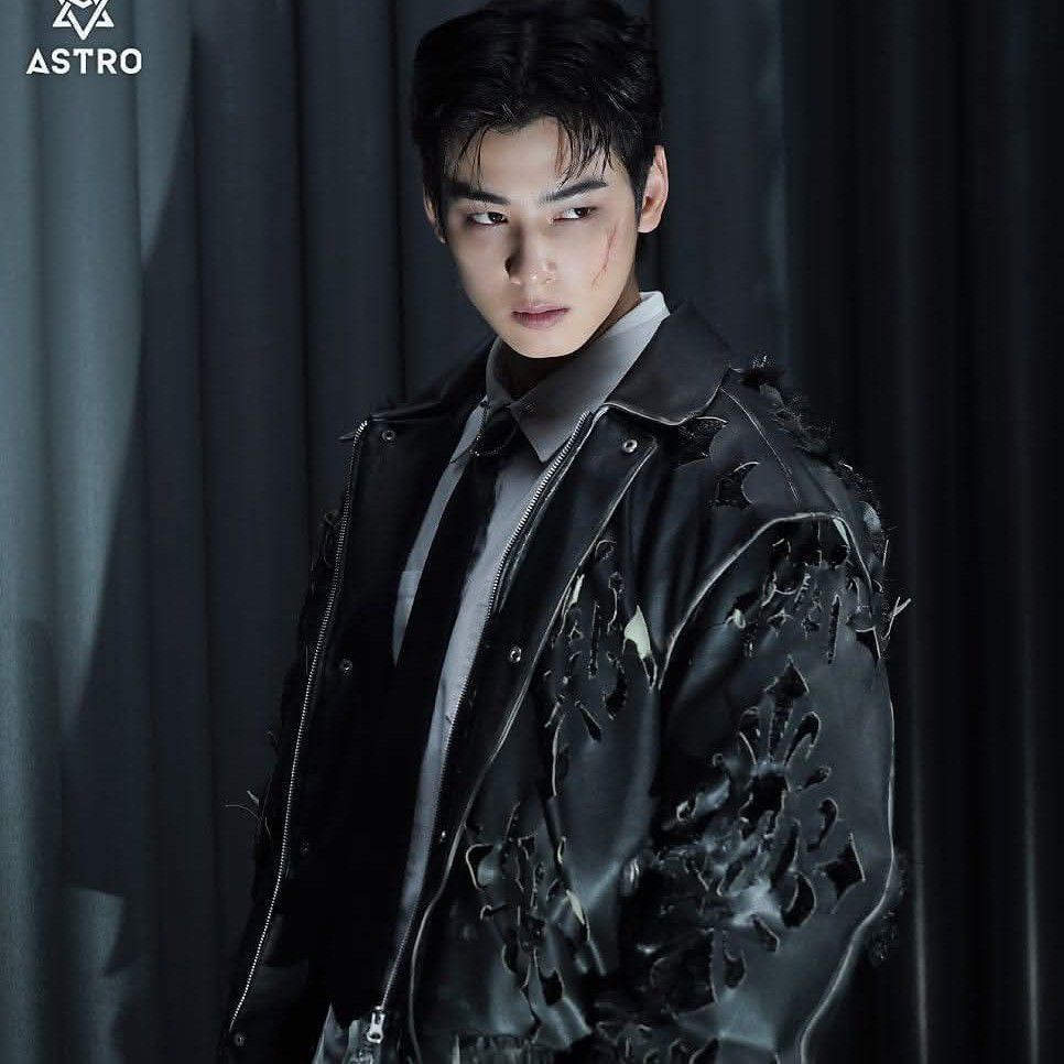 Latest photo of Cha Eunwoo