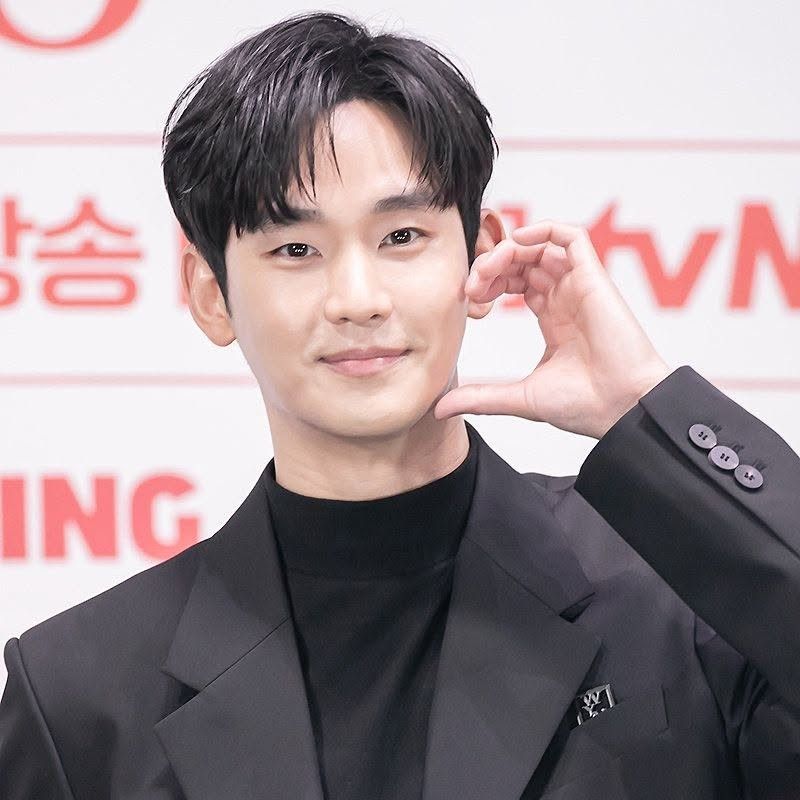 金秀贤的最新照片