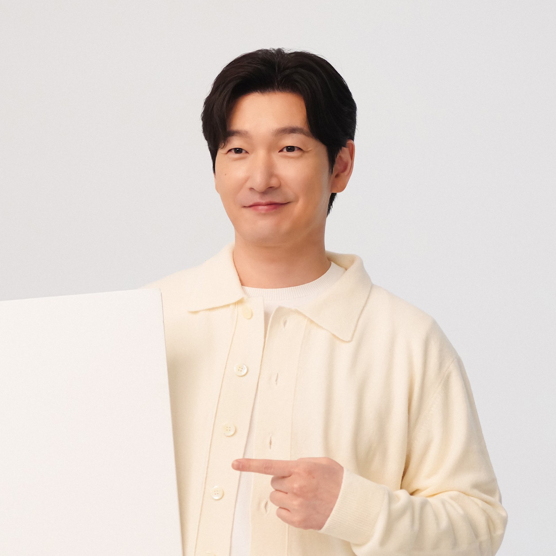Behind-the-scenes cut of Cho Seungwoo 