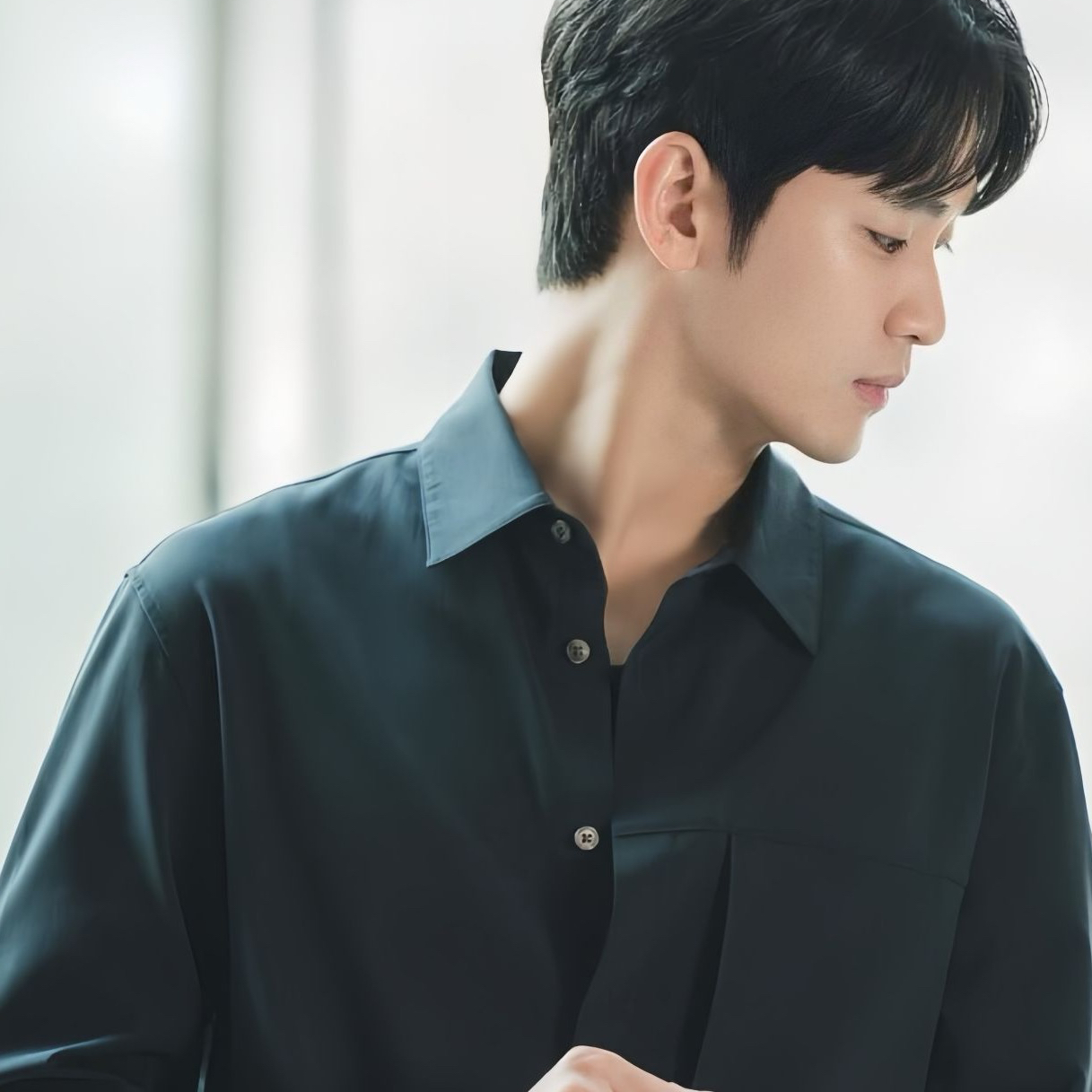 キム・スヒョンのビハインドカット