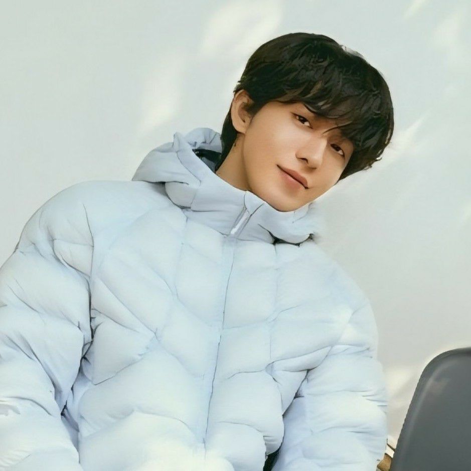 Behind-the-scenes cut of Nam Joohyuk