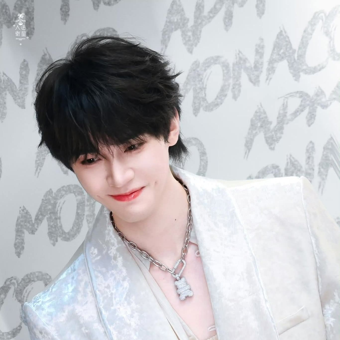 Behind-the-scenes cut of Zhou Yiran