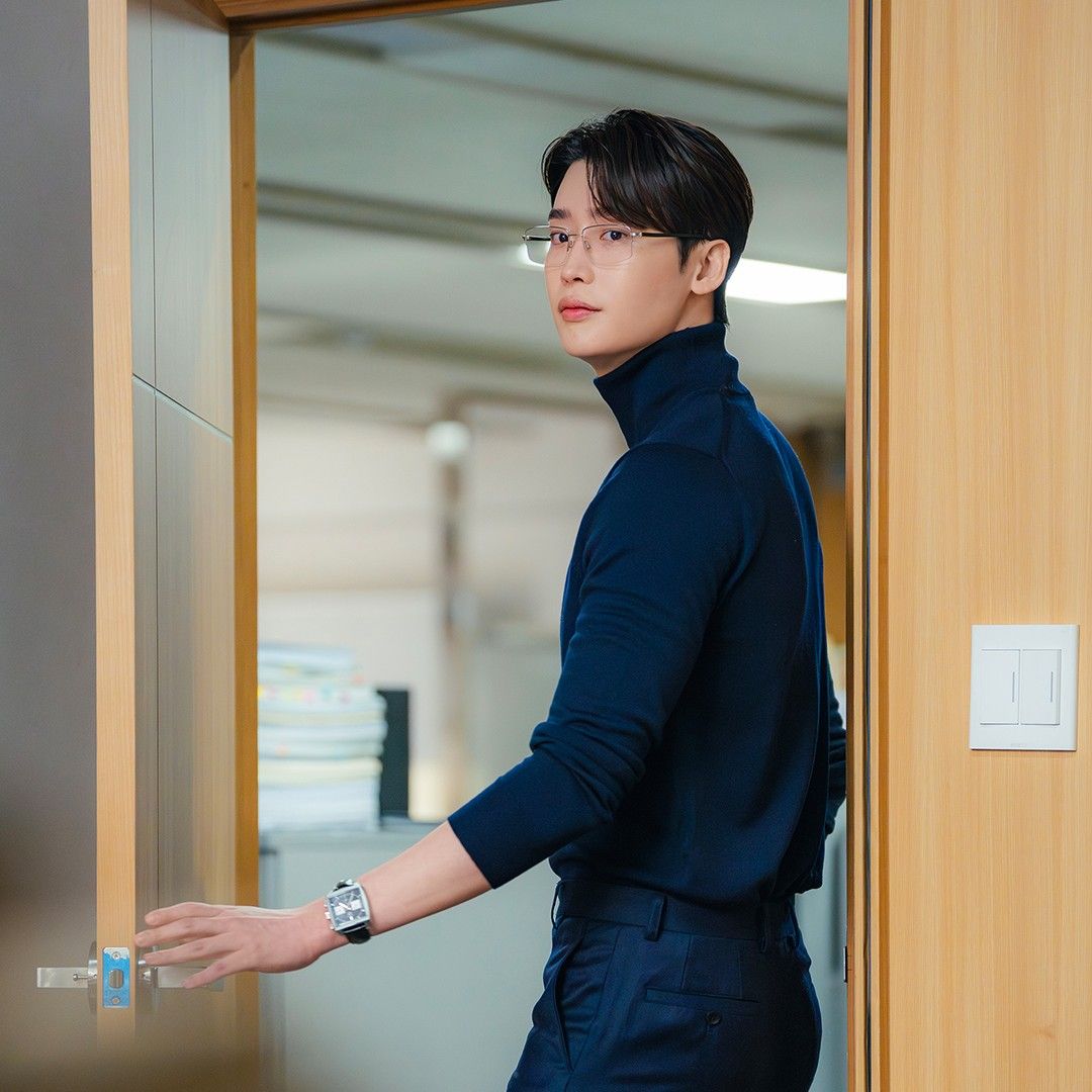 Latest photo of Lee Jongsuk