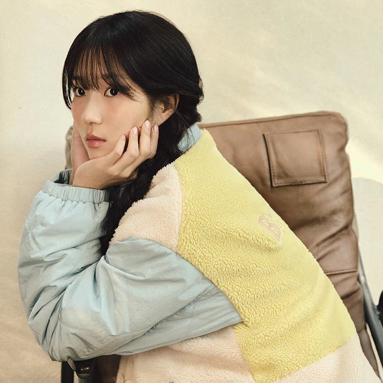 Foto terbaru dari Kim Hyeyoon