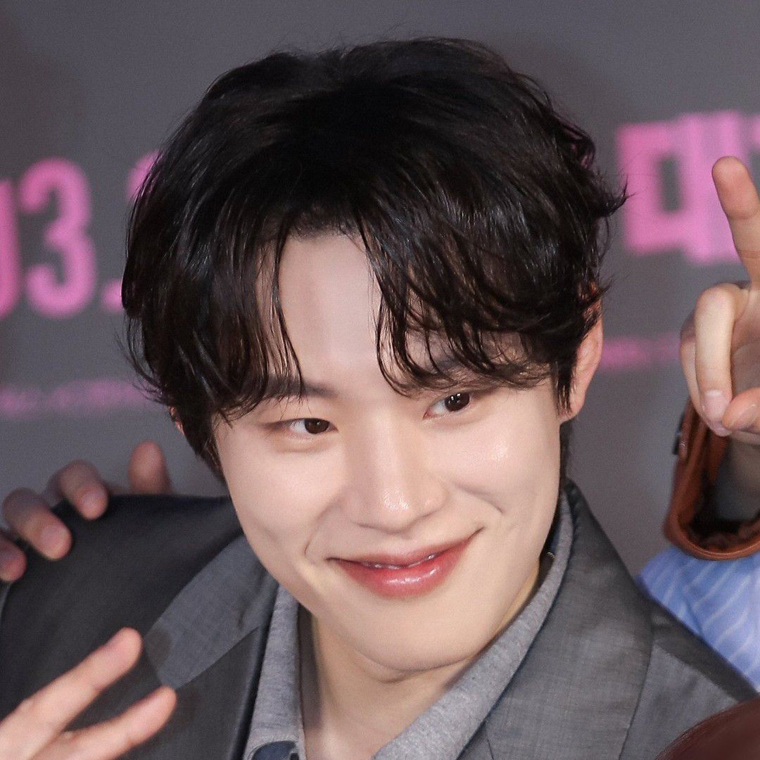 Recent activity shot of Kim Sungcheol