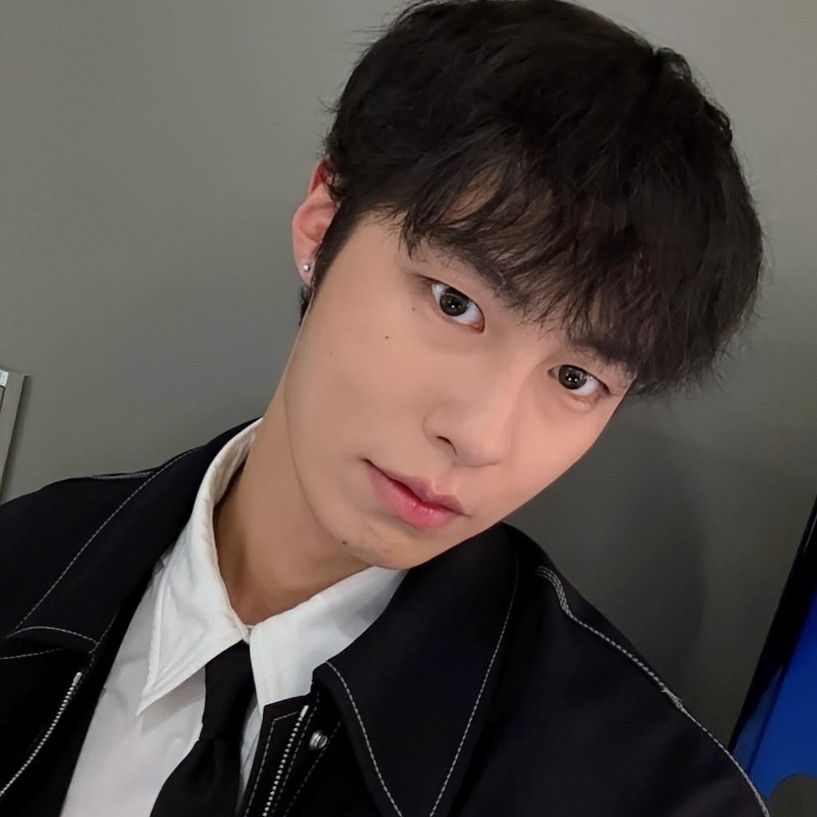 A moment captured by a fan of Lee Jaewook