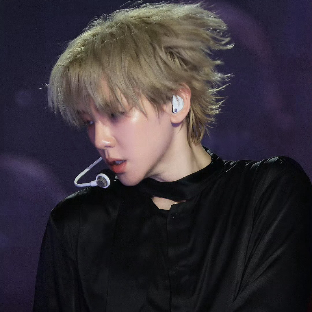 Recent activity shot of Baekhyun