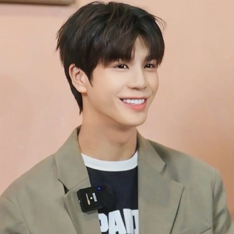 Recent activity shot of Jeong Dongwon