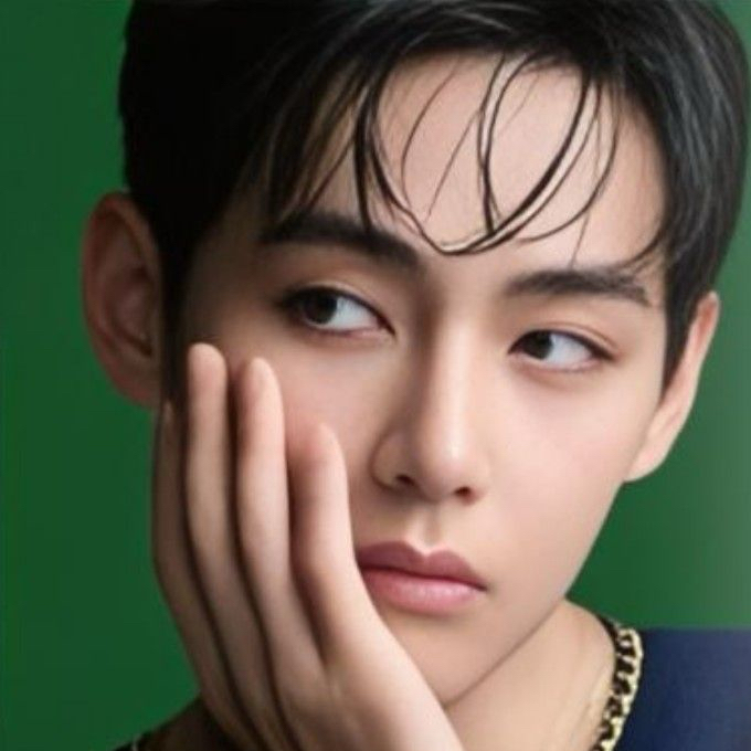 Recent activity shot of Kim Taehyung (V)