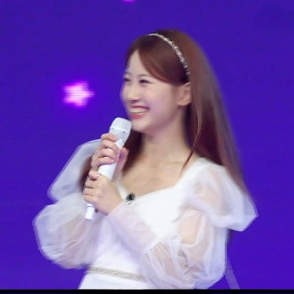 Behind-the-scenes cut of Oh Yujin