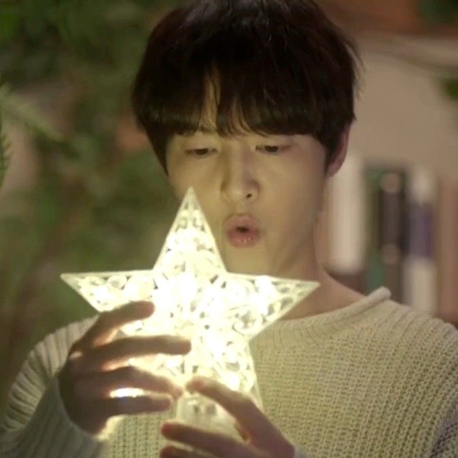 Momen yang diabadikan oleh penggemar Song Joongki