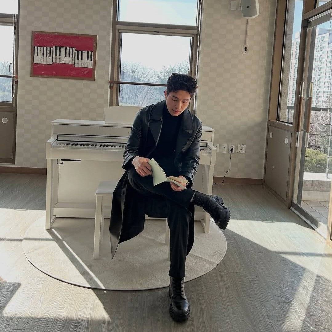 Foto kegiatan terbaru dari Lee Dongwook