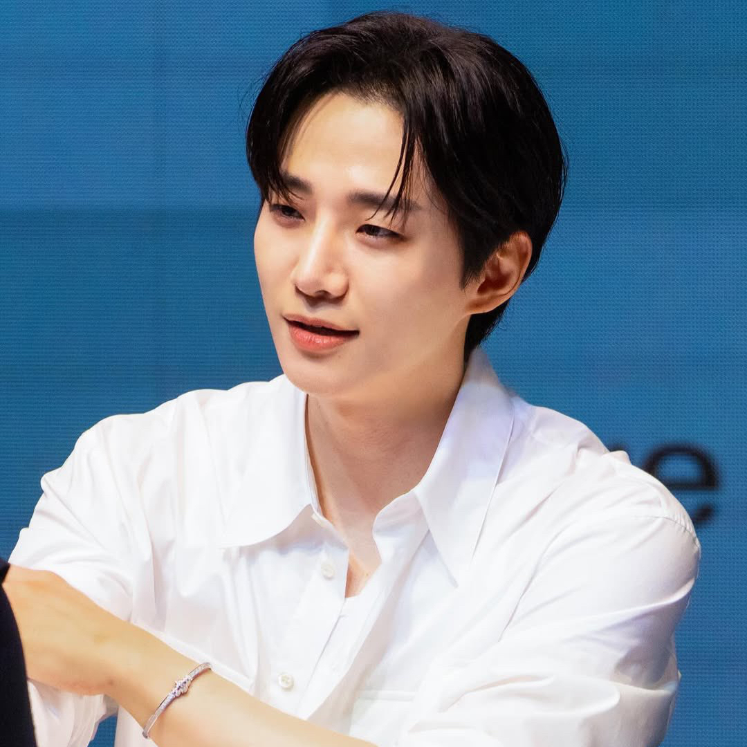 Recent activity shot of Lee Junho