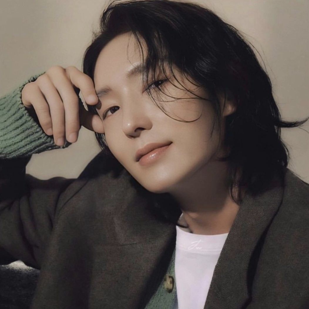 Recent activity shot of Lee Joongi