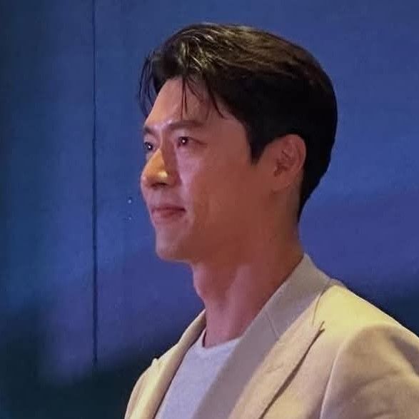 A moment captured by a fan of Hyun Bin