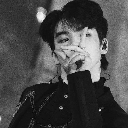 A moment captured by a fan of Cha Junhwan