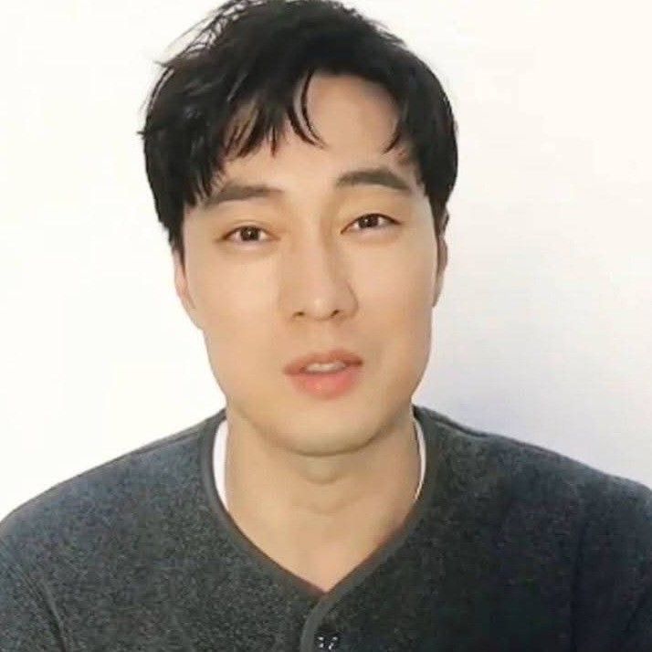 A moment captured by a fan of So Jisub