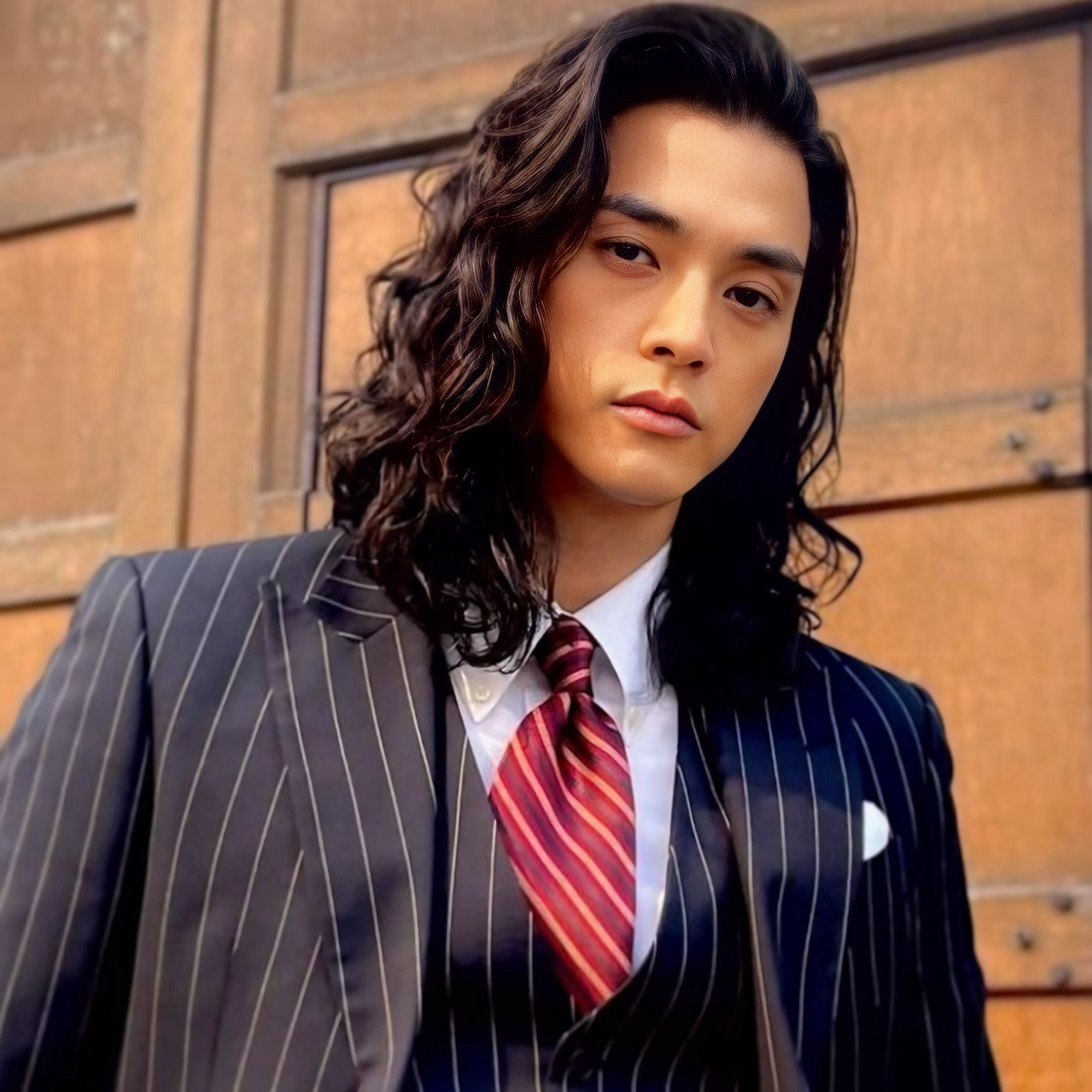 Behind-the-scenes cut of Kim Jihoon