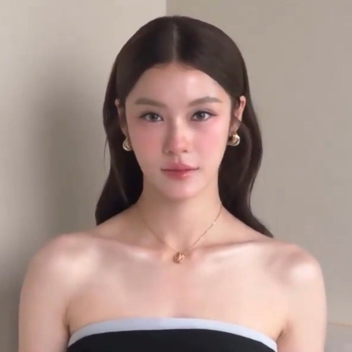 Behind-the-scenes cut of Namtan Tipnaree Weerawatnodom