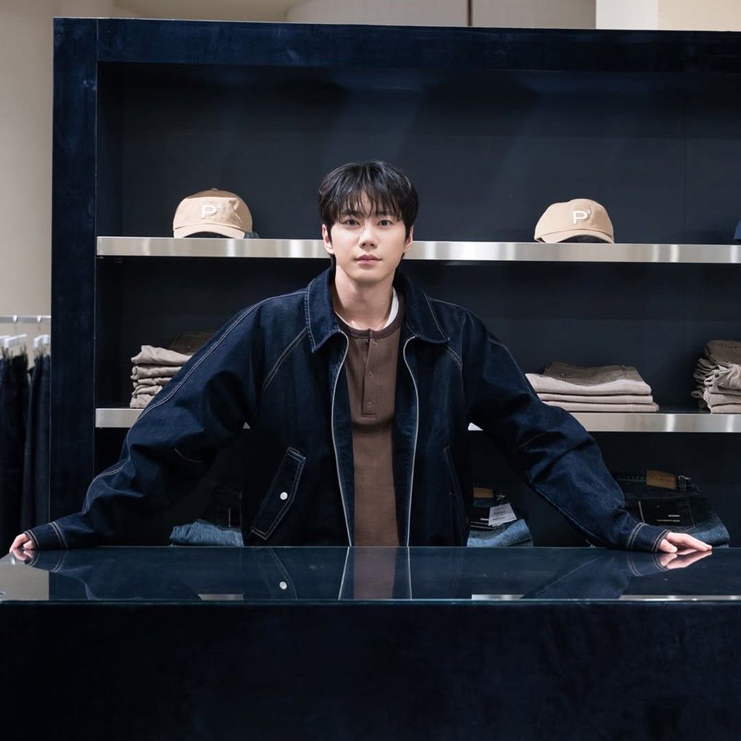 Recent activity shot of Lee Junyoung
