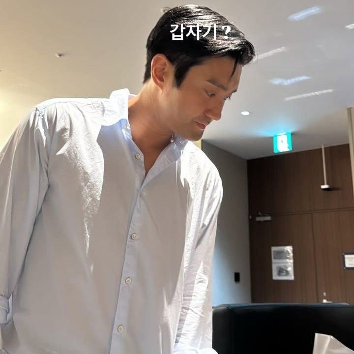 Behind-the-scenes cut of Choi Siwon