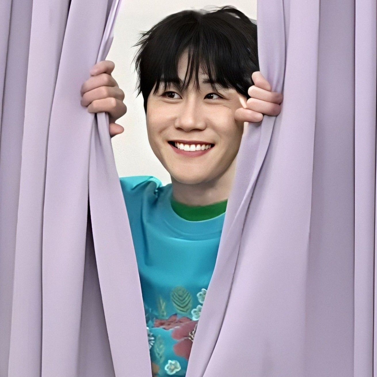 Behind-the-scenes cut of Young Tak