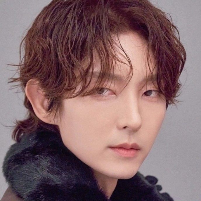 A moment captured by a fan of Lee Joongi