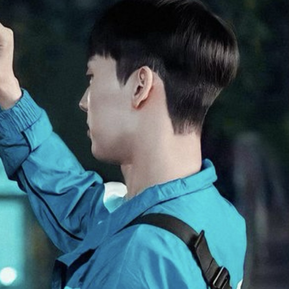 A moment captured by a fan of Choi Hyunwook