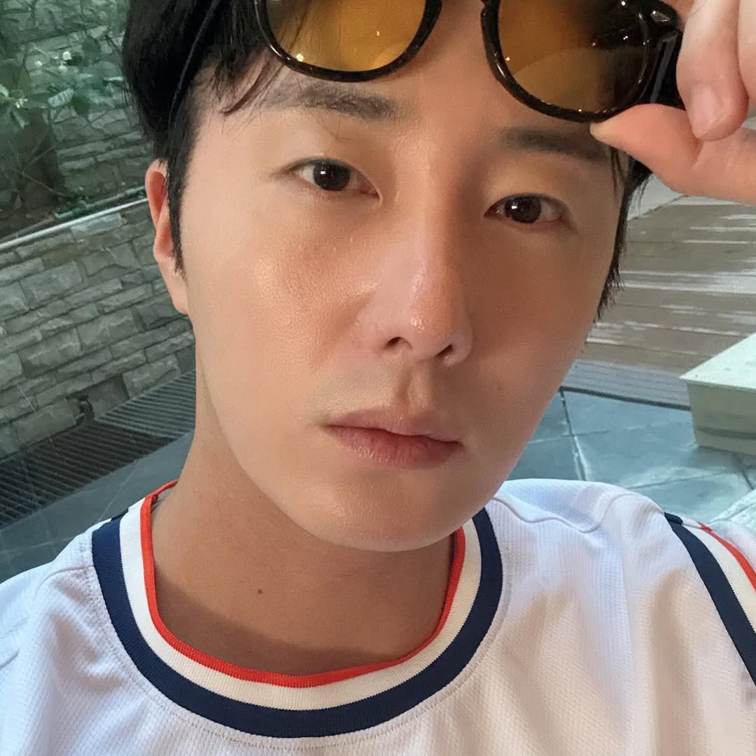Behind-the-scenes cut of Jung Ilwoo