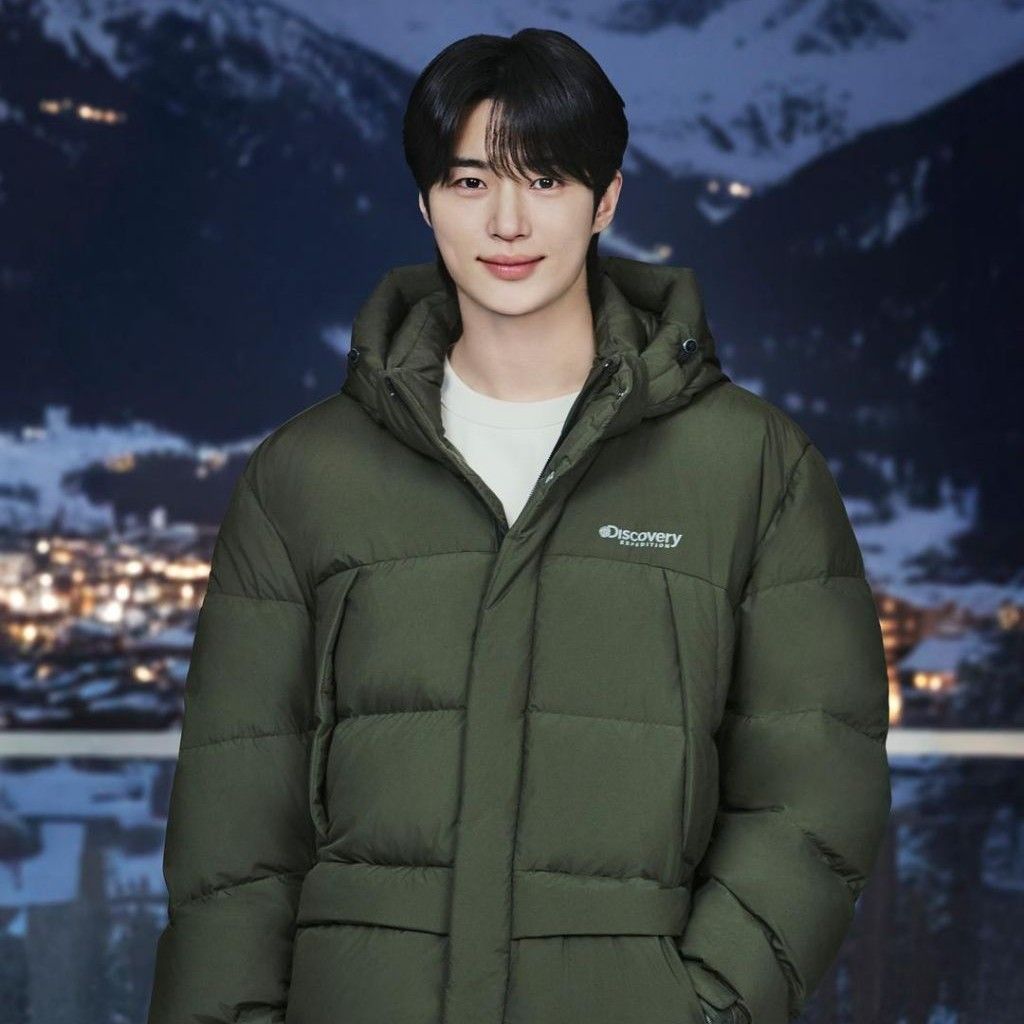 Latest photo of Byeon Wooseok