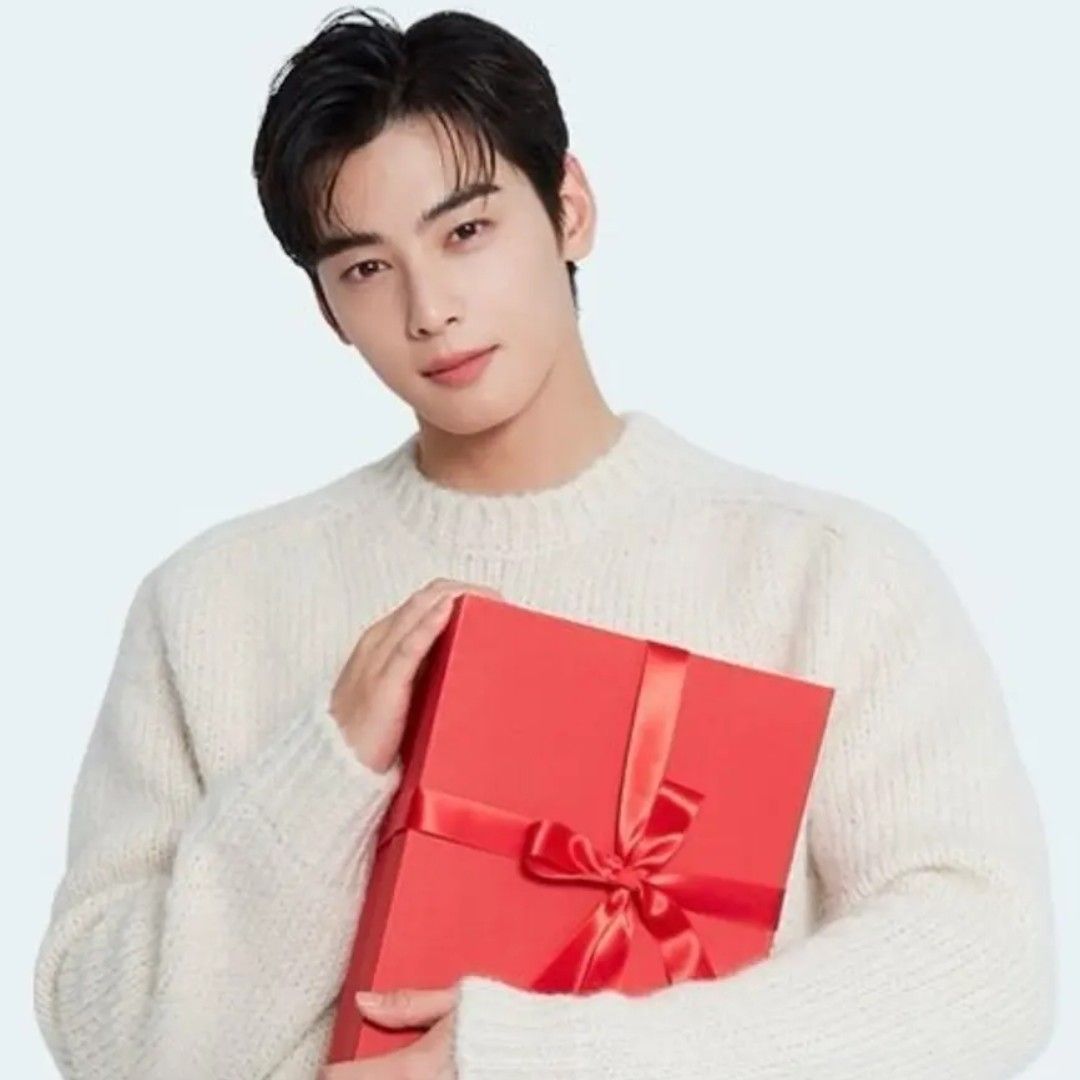 Latest photo of Cha Eunwoo