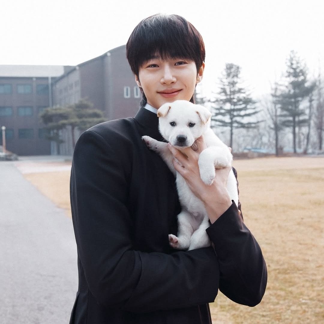 邊佑錫的最新照片