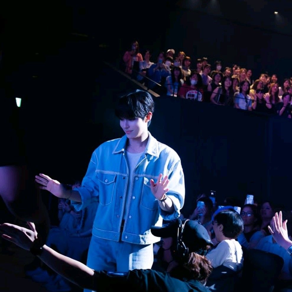 Recent activity shot of Hwang Inyoup
