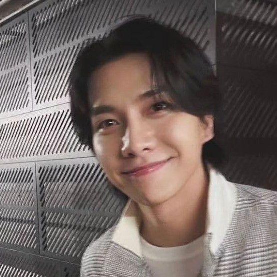 A moment captured by a fan of Lee Seunggi