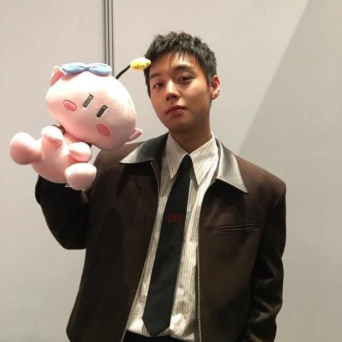 Behind-the-scenes cut of Park Jihoon