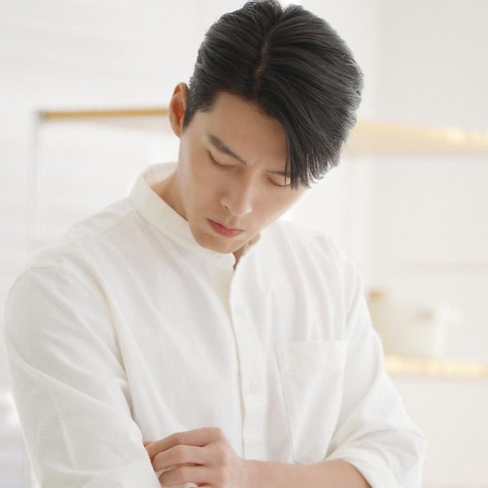 Latest photo of Hyun Bin